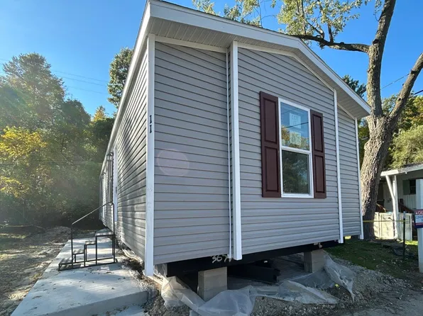 7437 Horseshoe #11, Brighton, MI 48114
