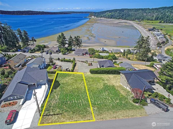 49 Cleven Park Road, Camano Island, WA 98282