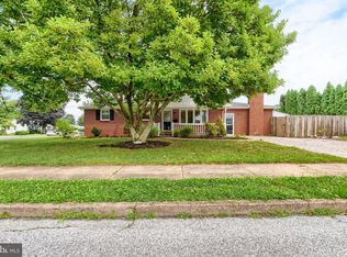401 James St, Mechanicsburg, PA 17055
