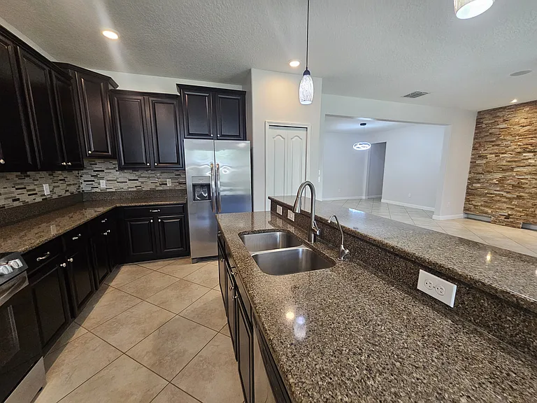 2718 Atherton Dr — Photo 6