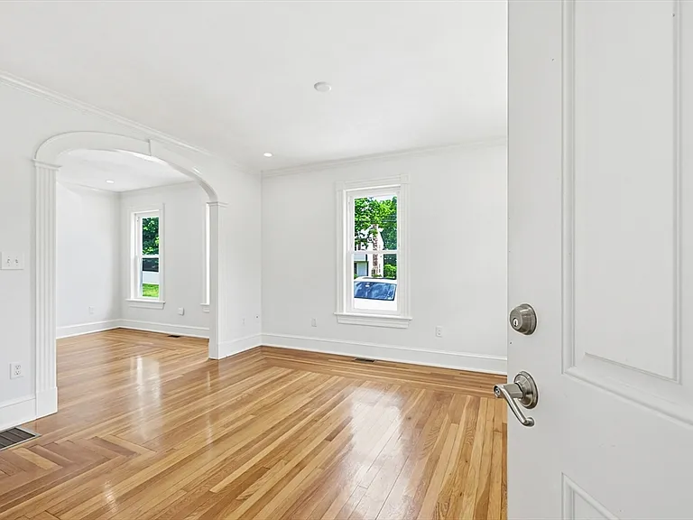 106 Dean Ave #1 — Photo 4