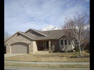 864 E 1750 N, North Ogden, UT 84414