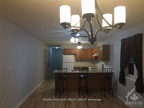3rd image of 21 Perthmore St #21