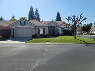 4911 N Crystal Springs Ct, Clovis, CA 93619