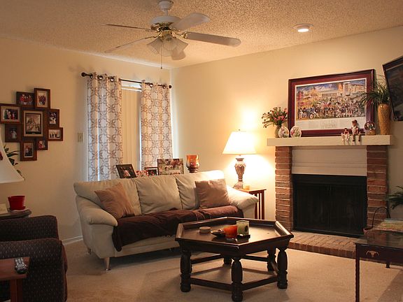 3rd image of 1901 Holleman Dr #406