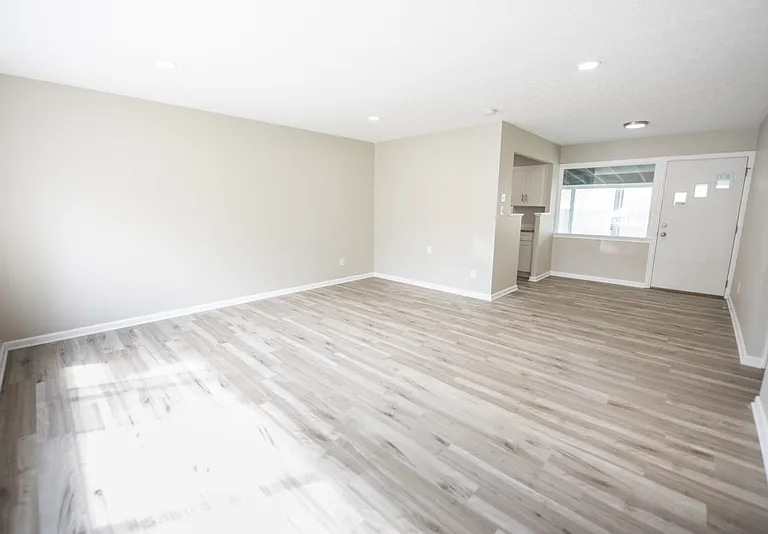 9328 W Ridgewood Dr — Photo 1