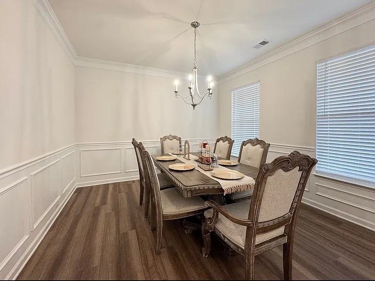 612 Columbus Cir — Photo 8