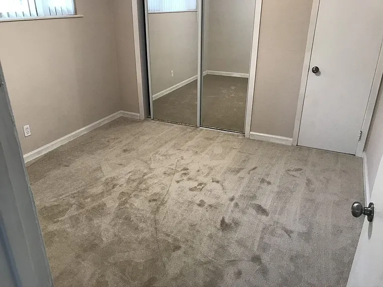 219 E. St. John Street — Photo 4