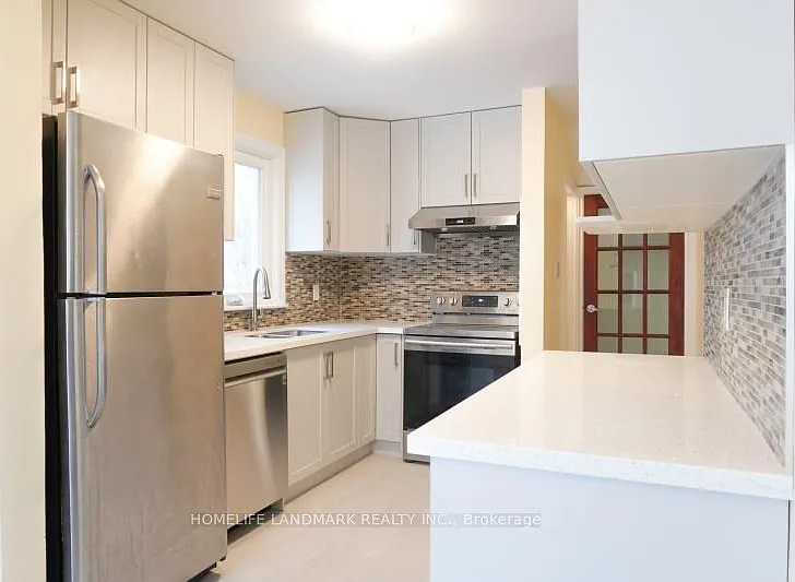 48 Greylawn Cres — Photo 4