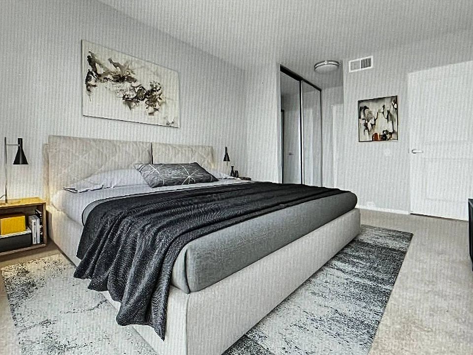 1st image of 5009 Woodman Ave