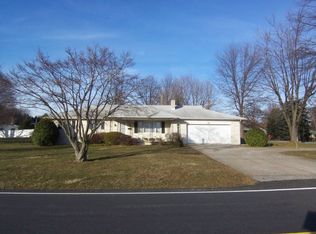 945 Stonewood Rd, York, PA 17402