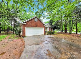 6520 White Pine Ln, Charlotte, NC 28262