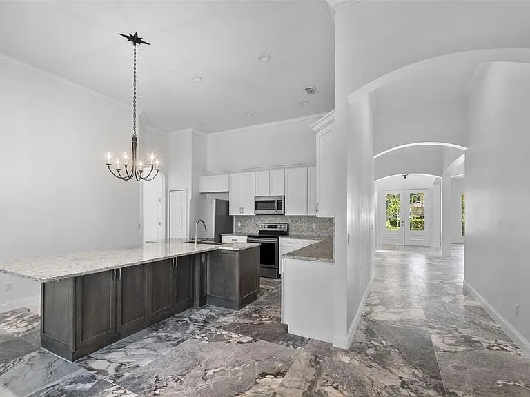 13121 Zori Ln — Photo 12