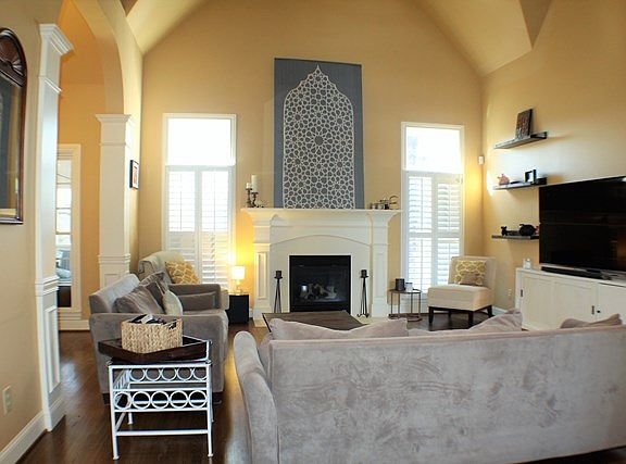 2nd image of 108 Eighteen Grand Dr