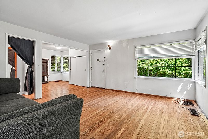 2nd image of 8555 30th Avenue NW