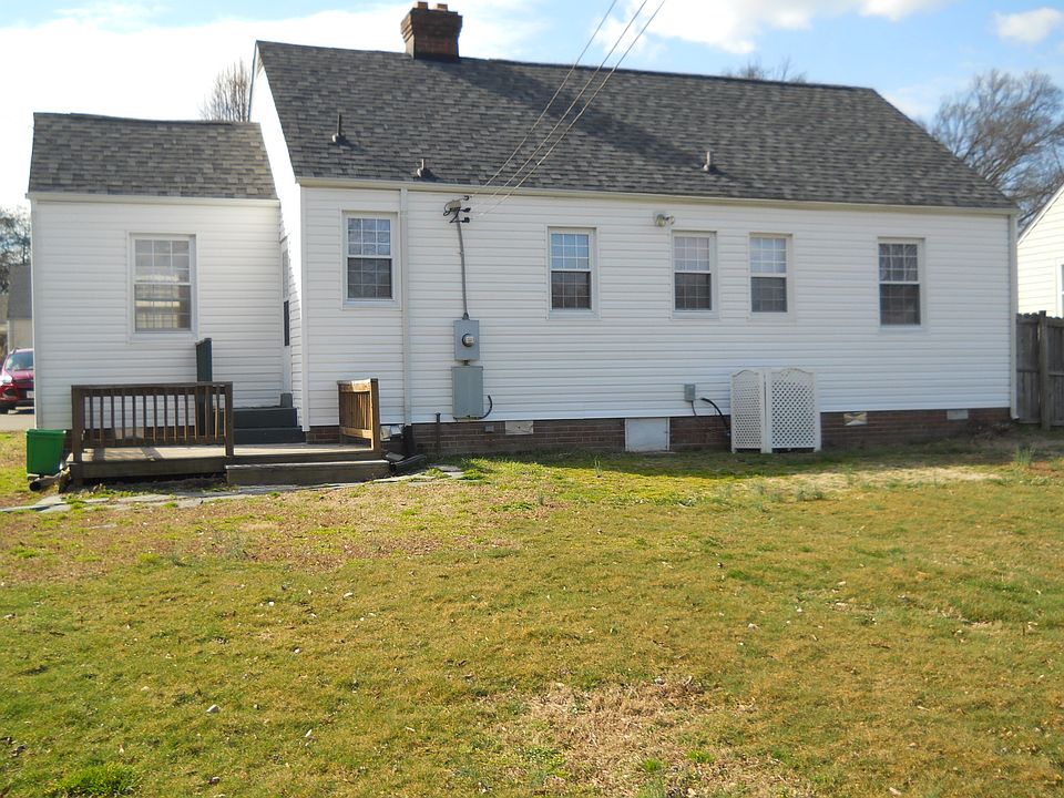 2nd image of 6105 Clover Ln