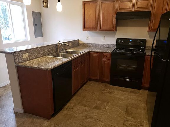 Kitchen with eat at bar