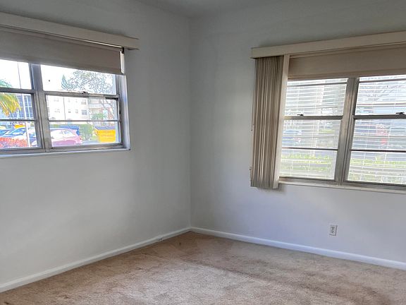 2nd image of 304 Mansfield Dr #H