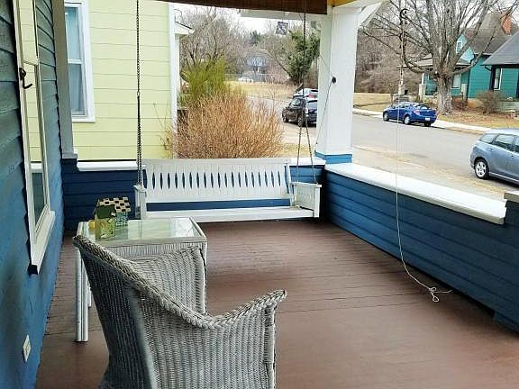 3rd image of 142 Leonard Pl