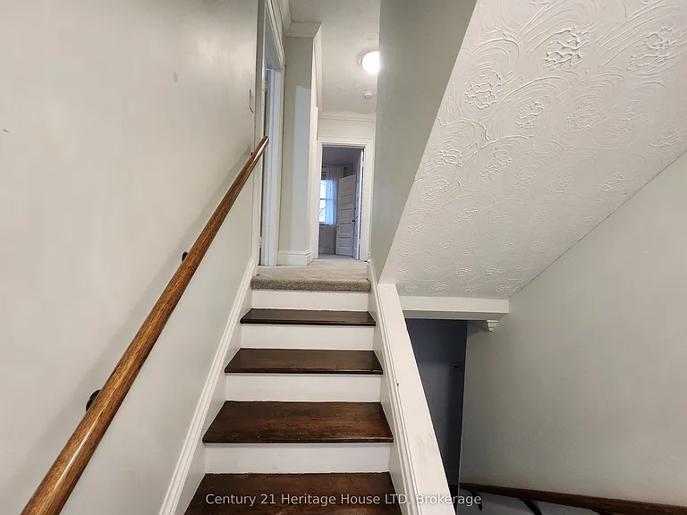 8269 Willoughby Dr — Photo 16
