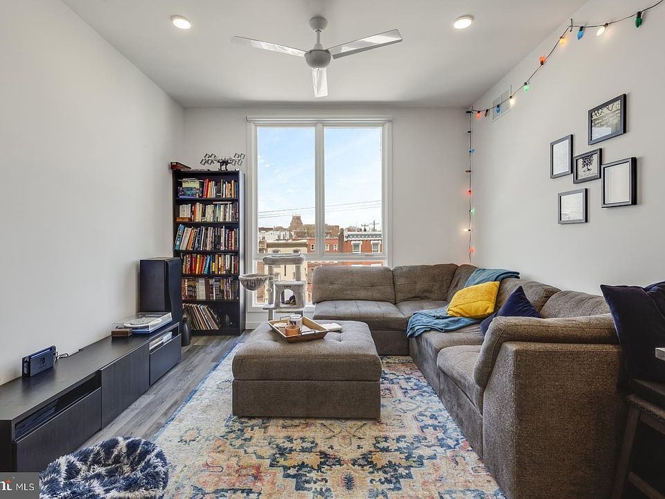 1st image of 2559 Amber St #406