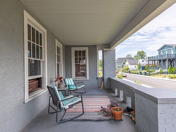 5th image of 2063 Carrollton Ave