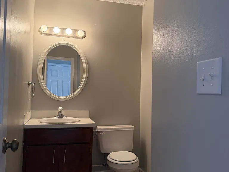102 Brandywine Dr NE — Photo 3