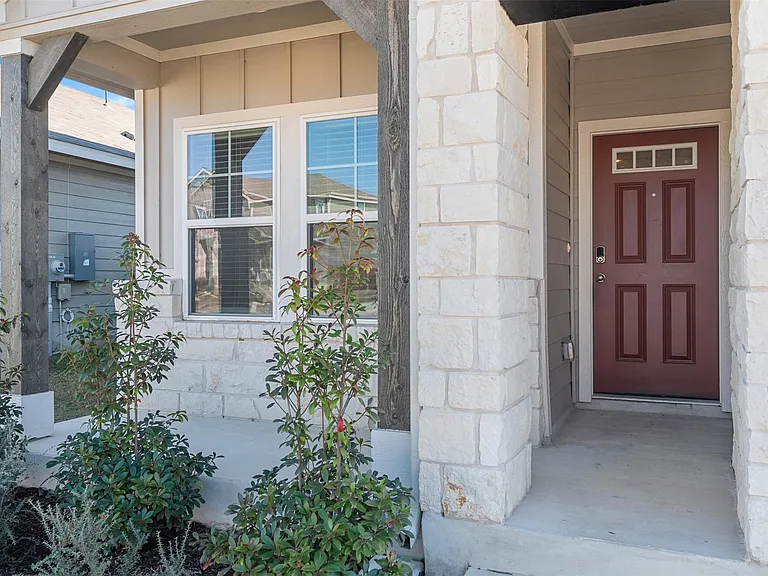 520 Loriner Way — Photo 5