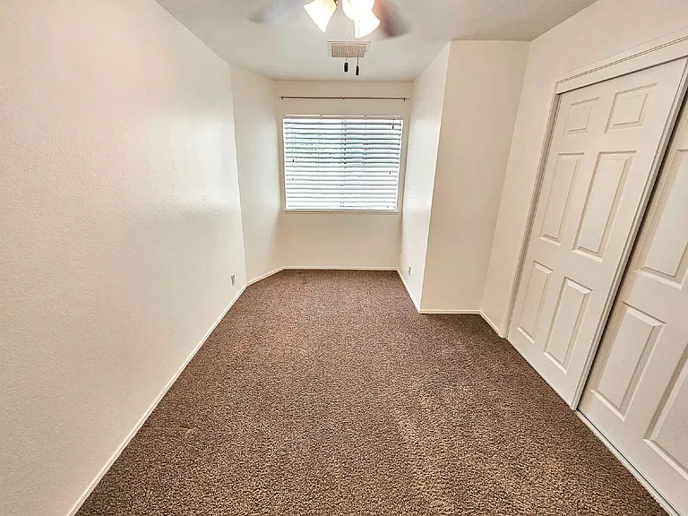 528 Heatherglen Dr — Photo 6