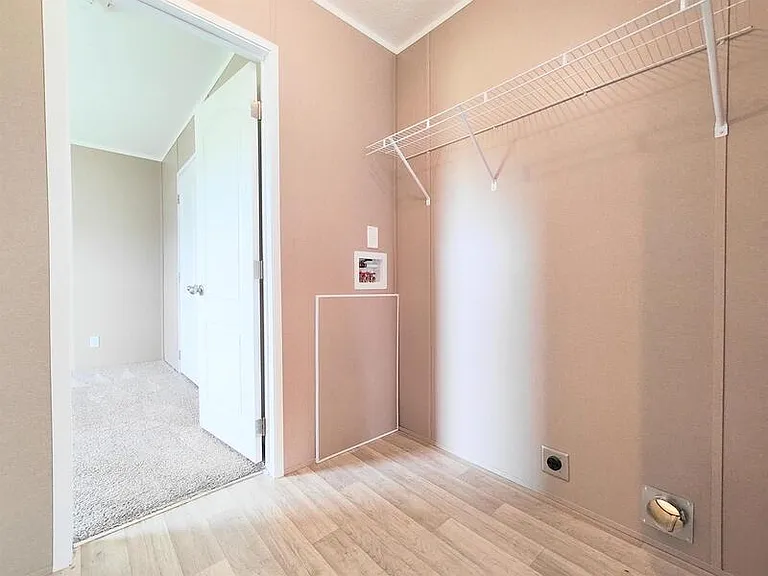321 Dawn Ln — Photo 8