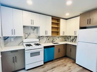 28 E 47th St #1B, Bayonne, NJ 07002