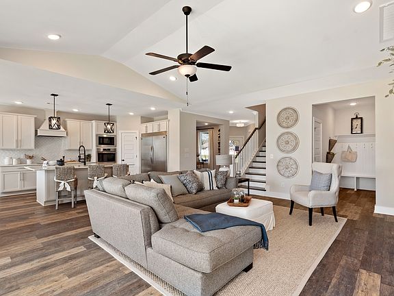 4th image of 2227 Blue Heron Lot 162