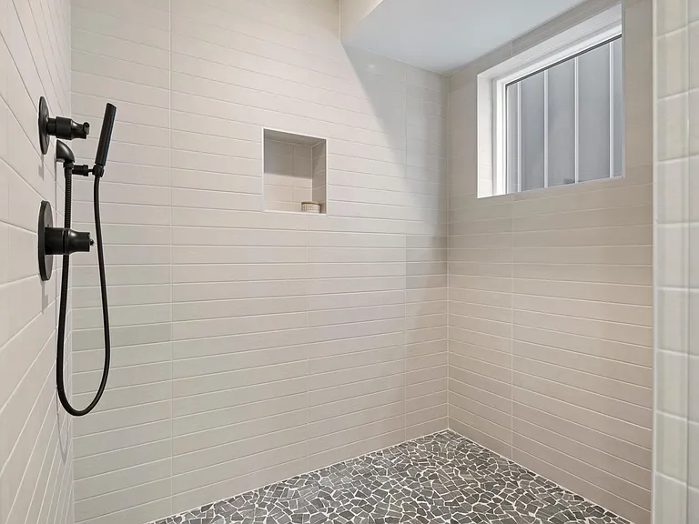 1233 Perry St #1 — Photo 14
