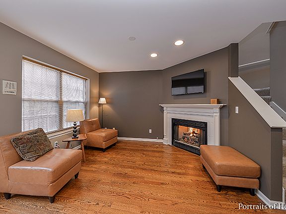 4th image of 1420 Charleston Ct #1420