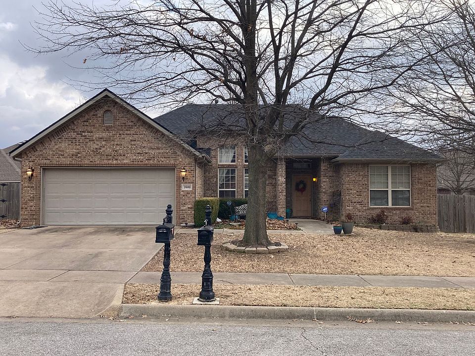 1st image of 2600 N Shadow Crest Dr