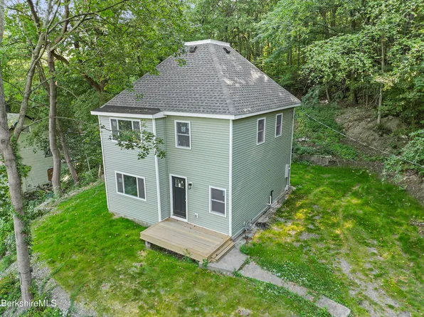 20 Barlow Ave, North Adams, MA 01247