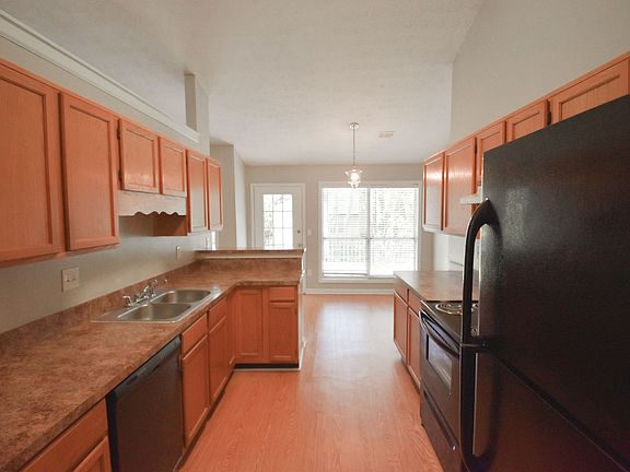 2nd image of 722 Marble Arch Ave