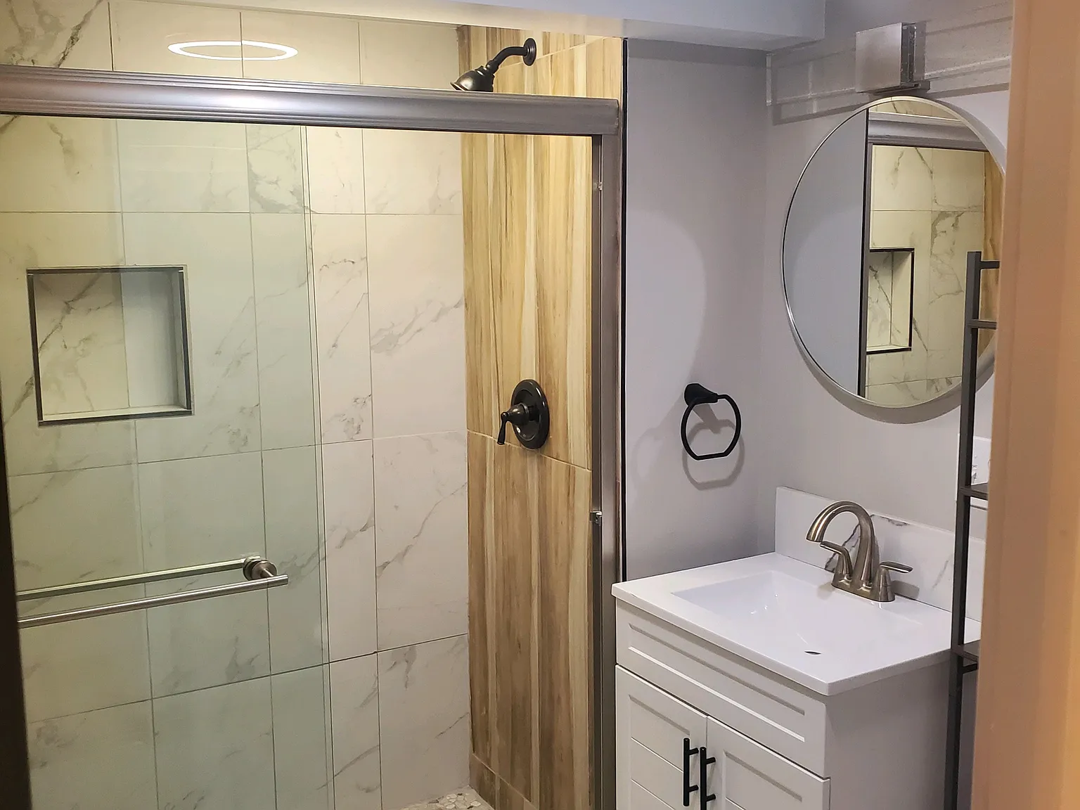 4 bed, $1,060 — Photo 1