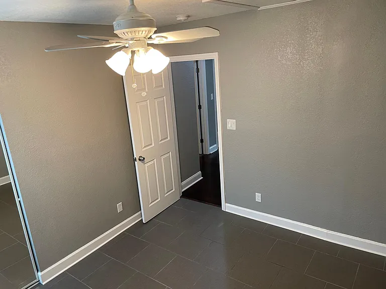 3520 W Rogers Ave — Photo 14