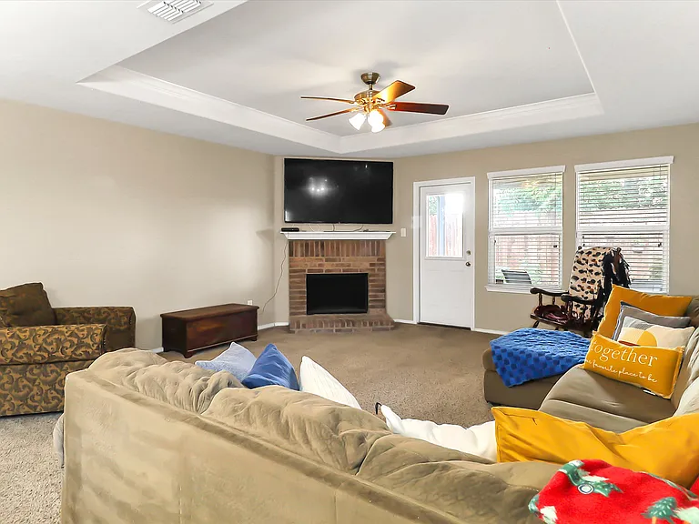 1713 Megan Creek Dr — Photo 11