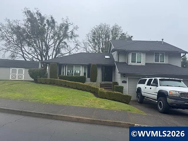 2925 Breckenridge St NW photo 1