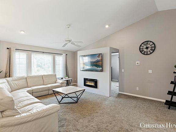 4th image of 5161 Red River Ave SW