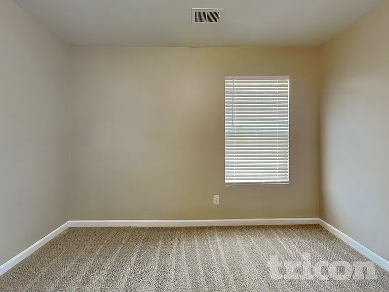 196 Sims Ct — Photo 12