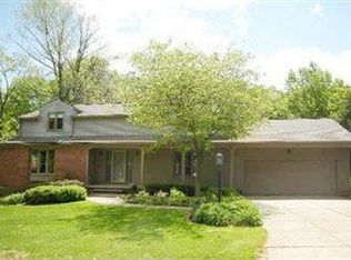 3801 W Valley Dr, Fairview Park, OH 44126