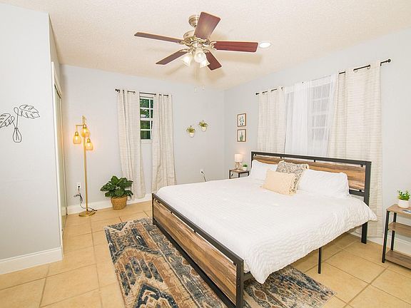 4th image of 2339 Hope Street