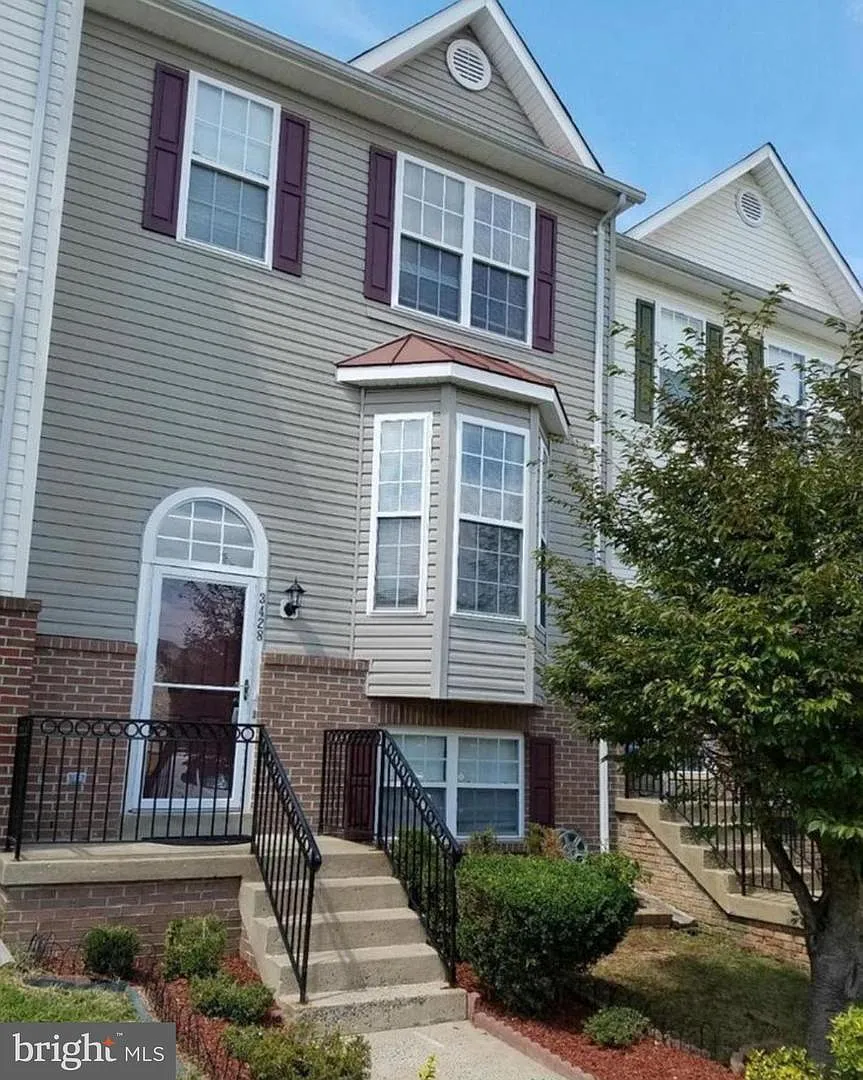 2 bed, 820 sqft, $1,500 — Photo 2