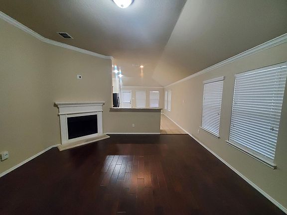 4th image of 612 Kiowa Dr