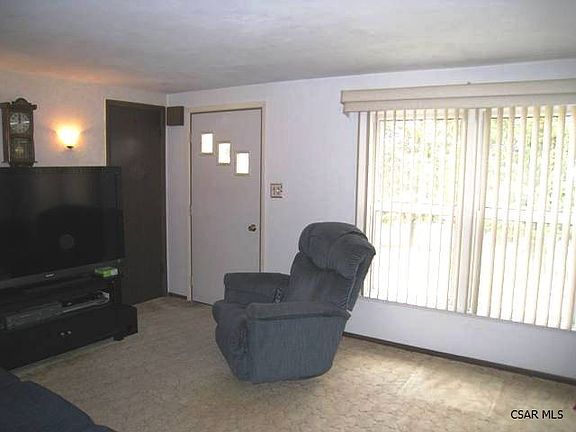 2nd image of 113 Poplar Dr