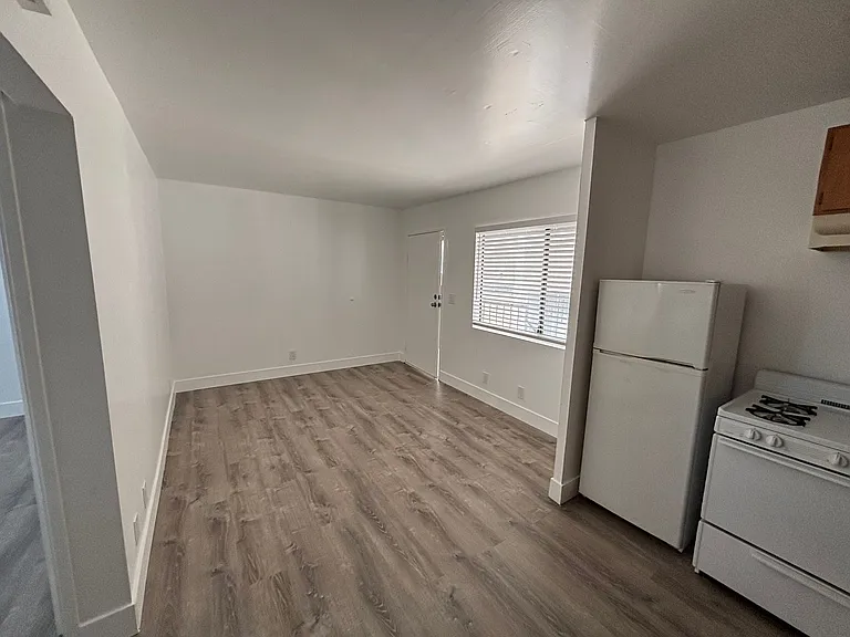 344 E Santa Anita Ave — Photo 3