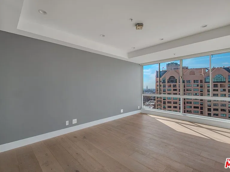 10490 Wilshire Blvd #1102 — Photo 7